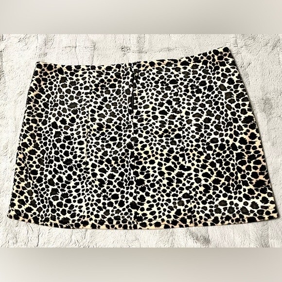 Vintage Y2K Lip Service Leopard Mini Skirt with Front Slits & D Rings SZ Medium - Picture 7 of 10